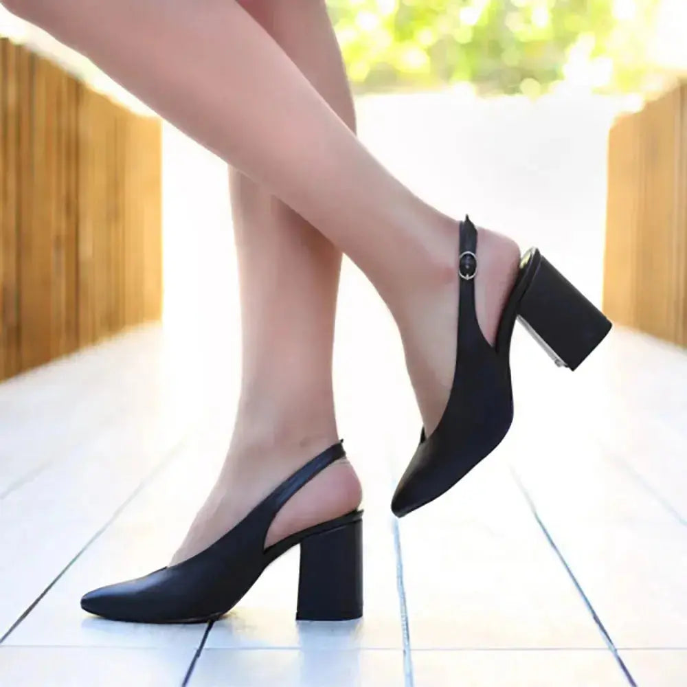 Siyah Bilekten Bağlamalı Kalın Topuklu Ayakkabı MA-028