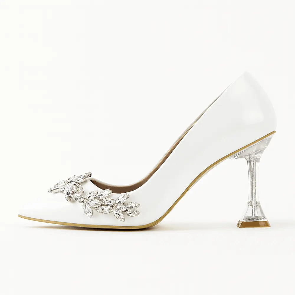 Beyaz Rugan Taş Detaylı Topuklu Ayakkabı RA-510