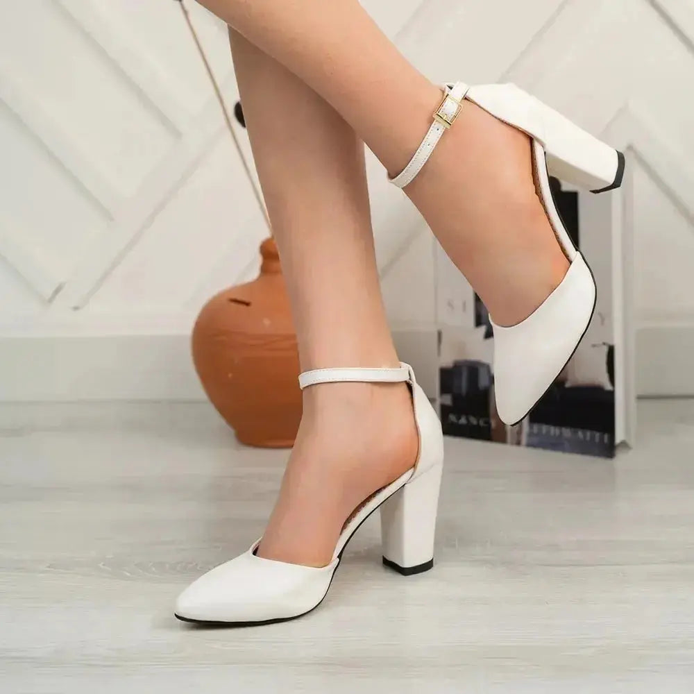 Beyaz Tek Bantlı Topuklu Ayakkabı RA-062